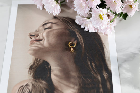 Havana Simple Flower Huggies - Gold