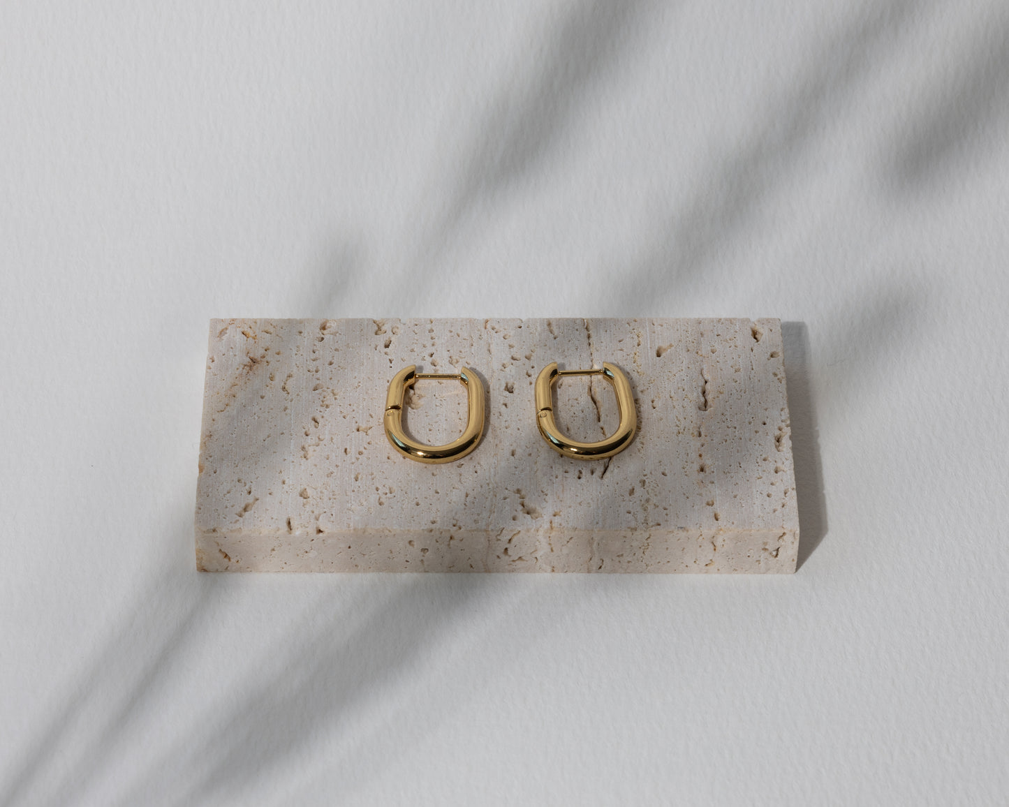 Nimes Oval Huggie - Gold