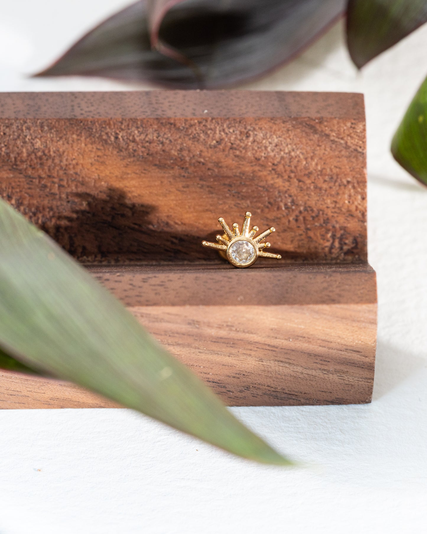 Flair Star rays CZ Stud - Gold