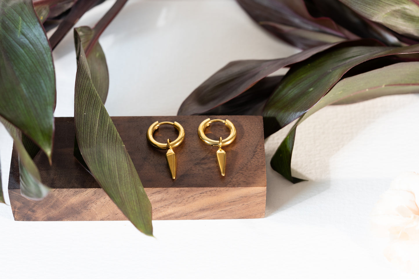 Faro Cone Hanger Huggies - Gold